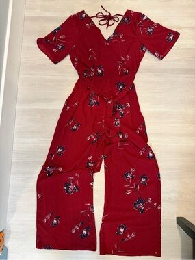 Trixxi Red Floral V‑Neck Tie‑Back Jumpsuit